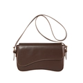Bolso bandolera minimalista en cuero marrón oscuro con solapa y hebillas doradas - Marrón Oscuro