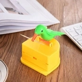 Dispenser per stuzzicadenti a forma di uccello verde con base gialla in plastica - Uccello Verde Base Gialla