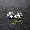 Minimalist silver daisy flower stud earrings in polished stainless steel for women - Flower (072) / Steel