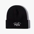 Klassische schwarze Strickmütze mit Don't Mess With Mama Stickerei auf dem Umschlag - Einheitsgröße / Schwarz