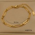 Macro shot of gold-plated paperclip chain bracelet with adjustable clasp and 18+5cm details - Paperclip Chain (6-8)