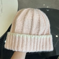 Bonnet en grosse maille rose et blanc pour l'hiver avec une texture tressée épaisse - Rose