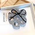 Pince à cheveux fleur avec perles argentées et nœud en velours noir en boîte cadeau - Pince à Cheveux Fleur Perle Argentée Nœud Noir
