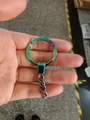 Portachiavi in acciaio inossidabile arcobaleno con finitura metallica colorata vivace - Colorato