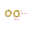 Dettaglio del ciondolo ovale placcato oro 18K con trama a rombi e misure incluse - Stile D (Ellisse con Texture a Rombi 11.7x10mm)