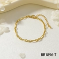 Dettaglio di un bracciale a maglia paperclip dorata con chiusura a moschettone regolabile - Stile a Maglia Graffetta (BR1896-T)