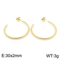 Golden C-shaped stainless steel earrings with textured hammered finish and 30mm diameter - 30x2mm / Gold (KE98619-KFC)