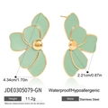 Waterproof light green flower earrings in stainless steel with golden accents - Green (JDE0305079-GN)