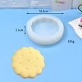 Detailansicht der Silikonform für Emoji-Kuchen mit 16,5 cm Durchmesser und Maßen - Gewellte Keksform