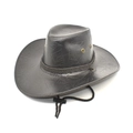 Dettaglio goffratura foglia su cappello da cowboy in pelle PU nera con corda intrecciata - M (56-58cm) / Nero