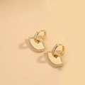 Elegante goldene fächerförmige Ohrhänger mit weißen Zirkonia und Klappverschluss - Fächer