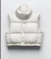 Gilet imbottito corto bianco con collo alto e texture trapuntata, vista piatta - XS / Bianco