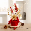 Albero di Natale da 30cm con bacche rosse, sagoma di cervo dorato e base in lino - Design Renna Dorata
