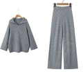 Détail de l'ensemble en maille côtelée grise avec pull demi-zip et pantalon large - Taille unique / Gris