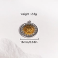 Detailansicht eines 16mm Sonnenanhängers mit 2,8g Gewicht in Gold- und Silbertönen - Sonnengesicht