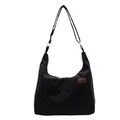 Borsa hobo classica in tela nera con tracolla regolabile e patch logo in pelle marrone - Nero