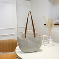 Elegante borsa tote in paglia crema con manici in pelle marrone per l'estate - Bianco
