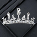Elegantes silbernes Diadem mit funkelnden Strasssteinen und weißen Perlen auf schwarzem Grund - Luxuriöser Perlen-Strass-Stil (10#) / Silber