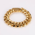 Vista detallada de la pulsera de eslabones cubanos dorados pulidos con cierre de caja fuerte - Pulsera Color Oro 18mm