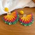 Kleurrijke raffia waaieroorbellen voor een trendy strandvakantie-look deze zomer. - 31# Veelkleurig (Raffia Waaiervormig)