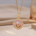 Elegante gouden koperen ketting met roze emaille bloem en witte parel inlegwerk - Roze (A8)