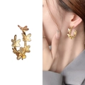 Boucles d'oreilles demi-créoles dorées avec papillons en 3D et finition métallique - Style Doré (YS0249C)