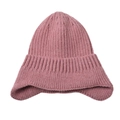 Detalle del tejido y las orejeras del gorro de invierno rosa para hombre y para mujer - Rosa