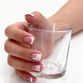 Uñas postizas francesas rosa palo con elegantes detalles de flores blancas en relieve - Estilo Francés Flor Relieve Rosa Loto (DW68)
