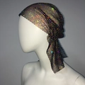 Detalle de bandana de malla negra con pedrería multicolor para accesorios de fiesta - Malla Densa AB Diamante Estilo Corto / Negro