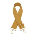 Dettaglio della tracolla tessuta giallo senape con ganci a molla in metallo dorato - Giallo