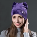 Gorro de invierno de terciopelo morado con orejas de gato y lazo de lentejuelas - Morado