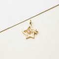 Détail d'un pendentif en forme d'étoile dorée avec incrustation de zircon brillant pour bijoux - Étoile Filante à Cinq Branches