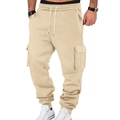 Détail du pantalon cargo beige pour homme avec cordon de serrage et grandes poches latérales - Kaki