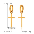 Vista dettagliata di orecchini a croce dorati con dimensioni 3.21cm e peso di 1,9g - Ciondolo a Croce Minimalista (HC-E10935) / Oro