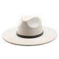 Dettaglio cappello in pelle scamosciata crema con fascia nera e borchie in metallo - Bianco Sporco Pelle Scamosciata