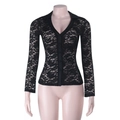 Detalle de encaje floral negro con textura semitransparente y cuello tipo polo moderno - XS / Negro