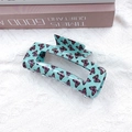 Pinza para el pelo rectangular azul claro con estampado de mariposas sobre encaje - Azul claro