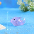 Statuina di delfino viola fosforescente in resina 2,6 cm per decoro micro paesaggi - Viola