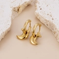 Minimalistische vergulde roestvrijstalen oorringen met glanzende halve maan hangers - Goud - Halve Maan Hanger