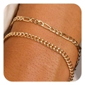Nahaufnahme des geschichteten vergoldeten Messing-Figaro- und Curb-Armband-Sets für Damen - s157-Figaro Panzerketten