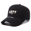 Cappellino da baseball classico in cotone nero con ricamo 1977 e visiera curva laterale - Regolabile / Nero