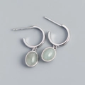 S925 sterling zilveren C-vormige oorringen met lichtgroene aventurijn hangers - Platina (Met Plastic Stopper)