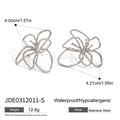 Macro view of stainless steel flower earrings showing 4.00cm size and waterproof texture - Silver Flower Style (JDE0312011-S) / 18K Gold