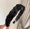 Classic black fishtail braid headband made of synthetic hair with anti-slip liner - Five-Strand Braid / Five-Strand Black