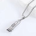 Détail de la chaîne box en acier argenté et du pendentif tondeuse sur pierre - Argent (Avec Chaîne)