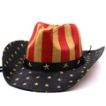 Chapeau de cowboy en paille avec rayures drapeau US, étoiles dorées et rivets étoilés - M / Haut à Rayures Rouges et Jaunes Bord Bleu Étoiles Dorées (JXS-49003)