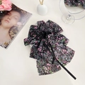 Haarklammer mit floralem Dreifachbogen aus schwarzem Chiffon und langen Bändern für Damen - Floral Rosa