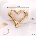 Amuleto de corazón dorado de aleación de zinc para decorar zapatos con textura martillada - Corazón Dorado Brillante