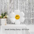 Petit ballon marguerite blanc avec smiley pour décoration de fête, 43x51 cm - Petite Fleur de Soleil Souriante