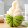 Spugna da bagno bicolore bianco e verde smeraldo con struttura a rete plissettata resistente - Verde
